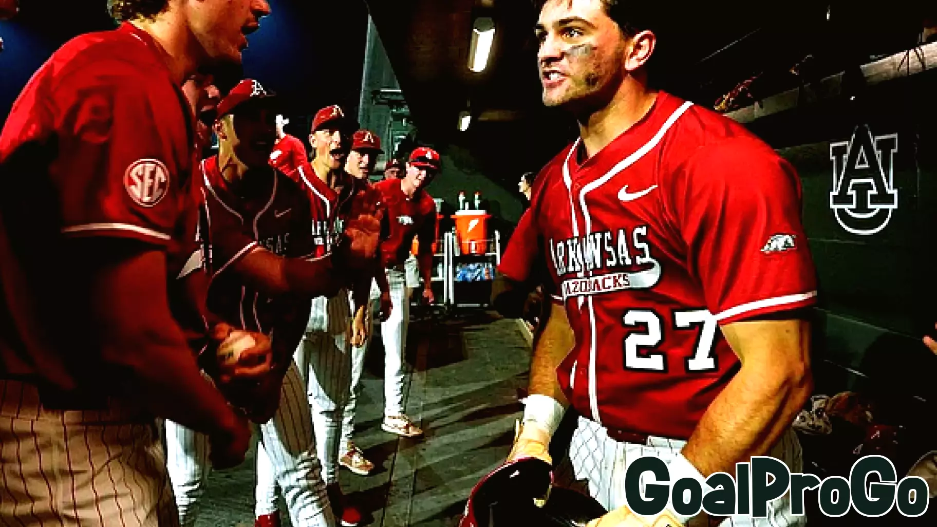 Arkansas baseball rallies to even series at Auburn