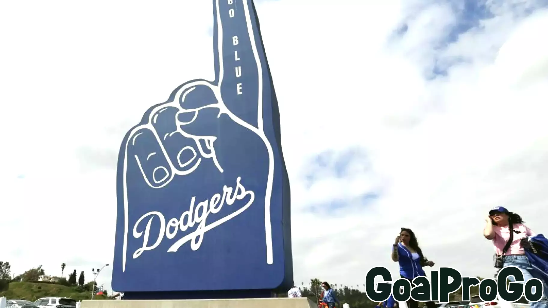 LA Card Show Makes Its Debut at Dodger Stadium with Exciting Watch Party