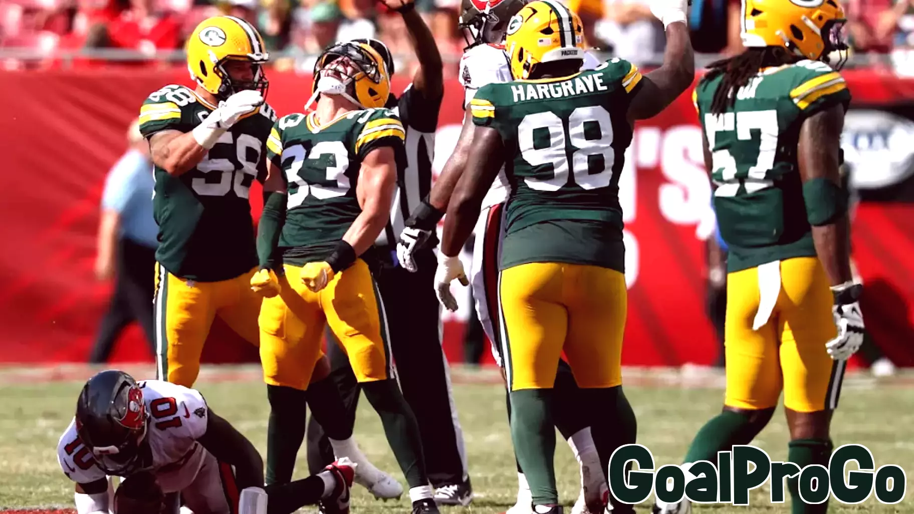 Packers Edge Buccaneers 17-14 Behind Late Defensive Stand