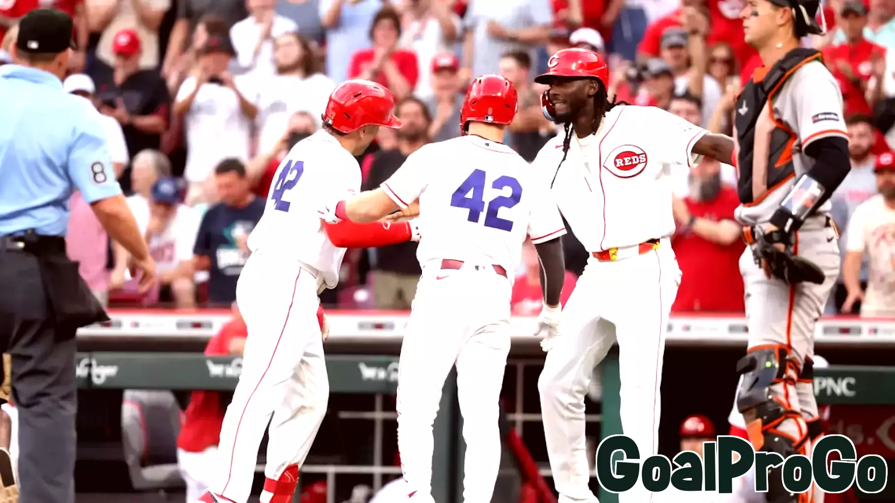 Reds, Sal Stewart smash Giants in 8-3 victory