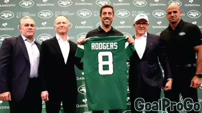 Anticipation Builds for Aaron Rodgers' First Media Encounter in Pittsburgh