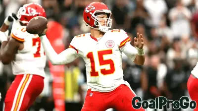 Mahomes Passes for 272 Yards in Week 6 Outing